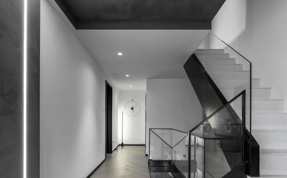 黑白灰的现代气质 · 西厨区与休闲区的完美融合-24