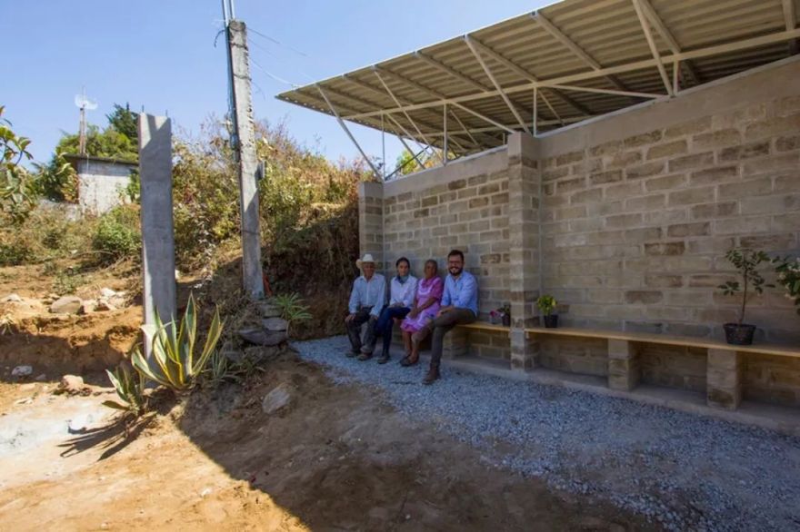 墨西哥瓦伦蒂娜住宅,绿意环绕的环保之家-3