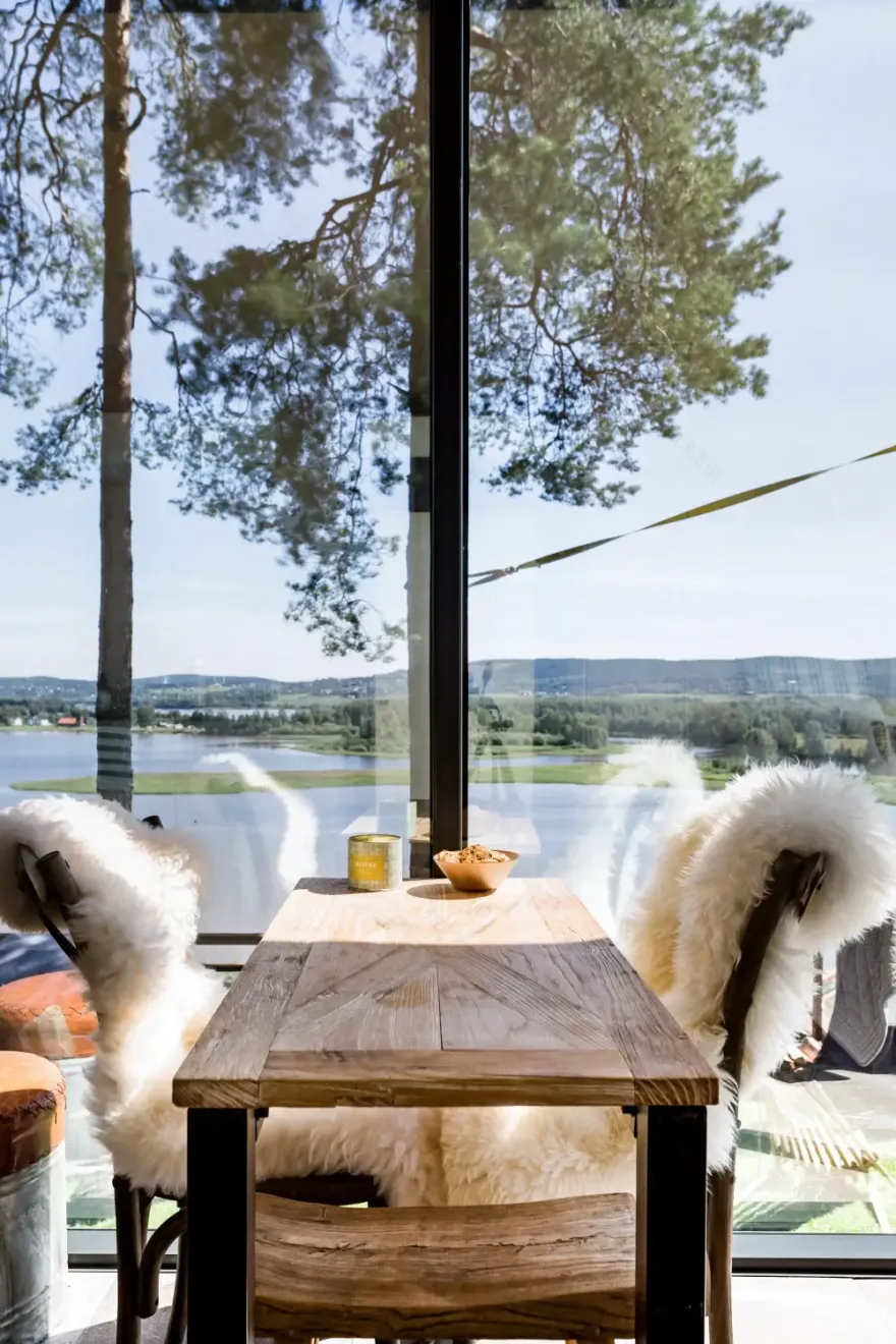 挪威自然中的梦幻玻璃屋-2