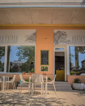 布拉格 Krátky Café丨捷克