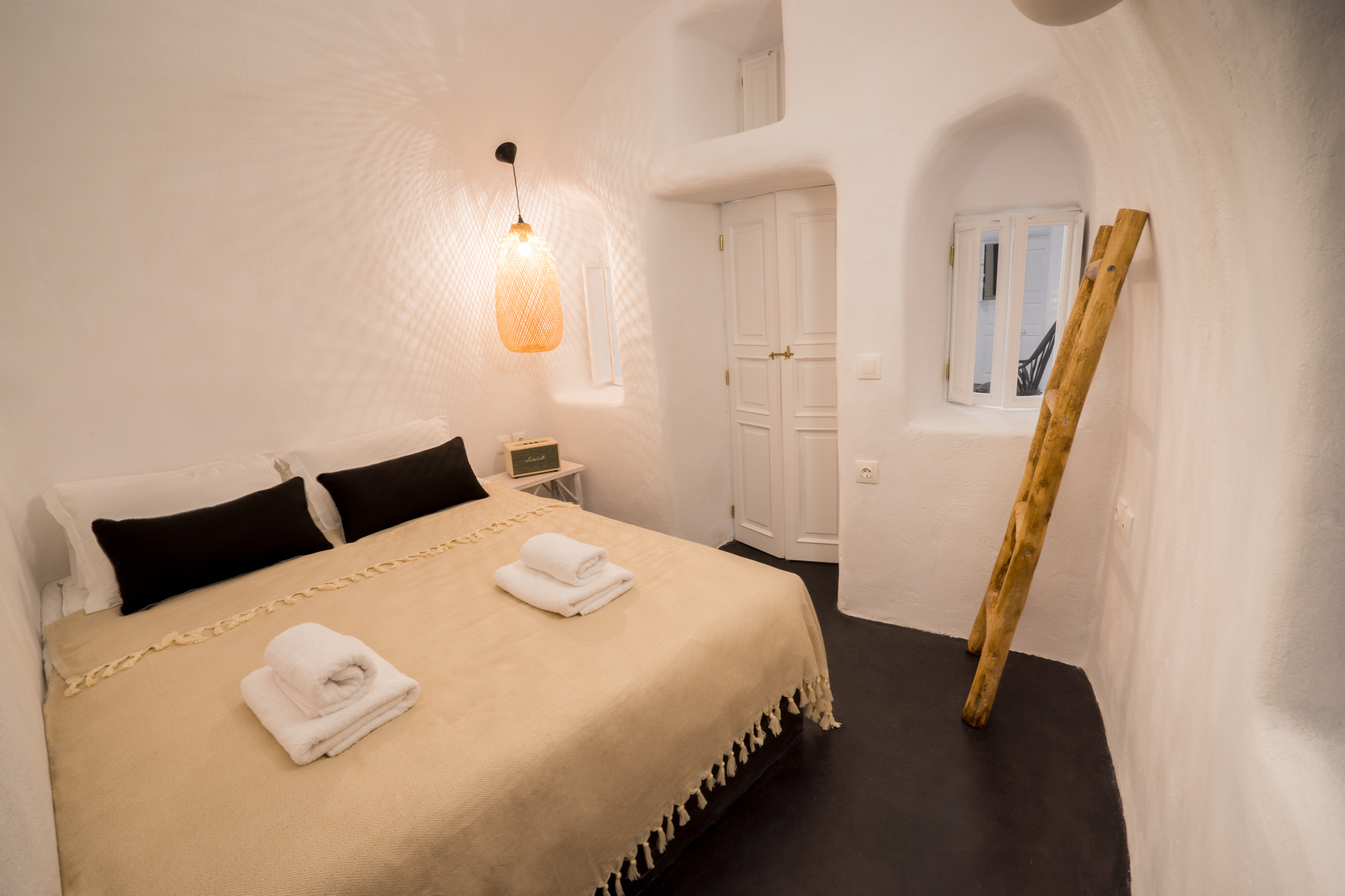 圣托里尼伊亚火山口的帆布套房-16