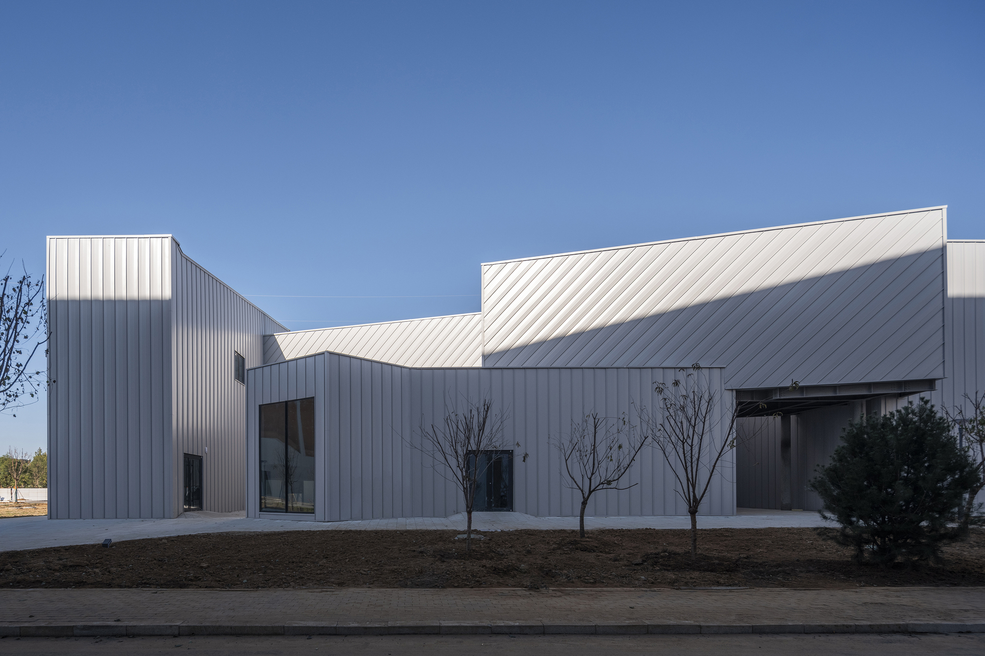 Yue & Yue: Art Museum + Equestrian Hall / CU Office-19