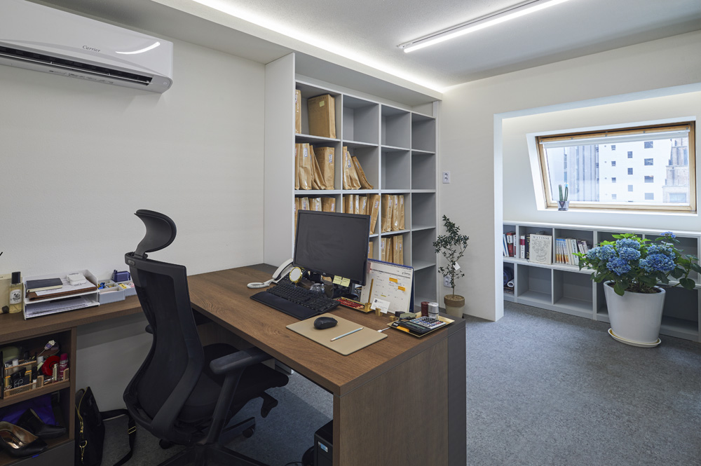 简约黑白风，30 坪法律事务所空间设计-5