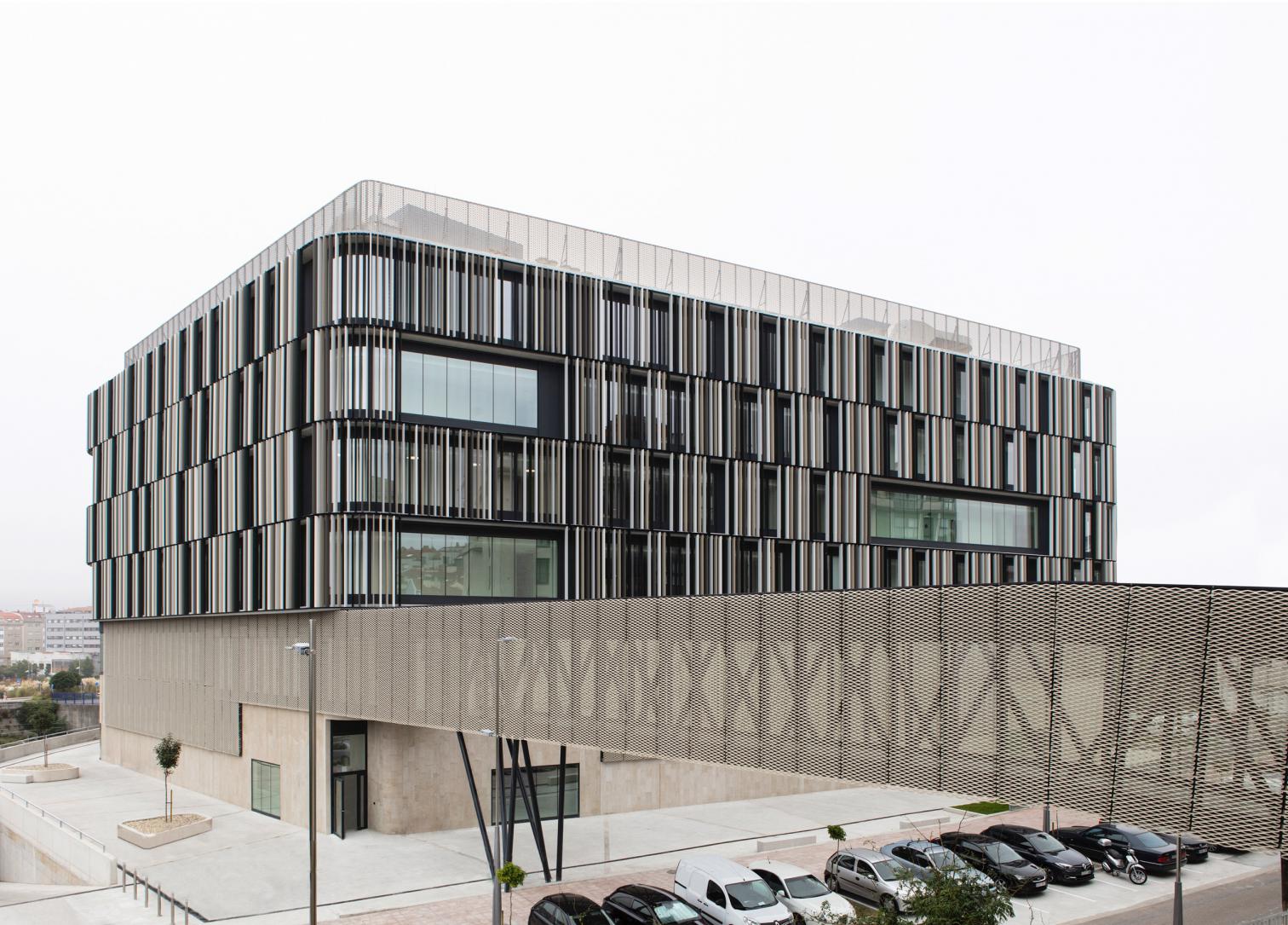 曲线立面、双层皮肤 | 西班牙新司法大楼设计-9