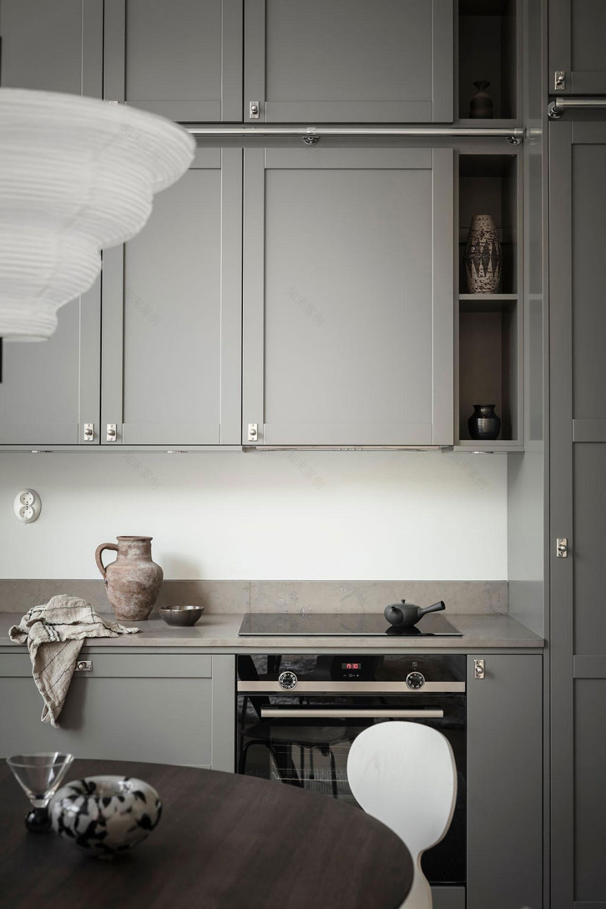 哥德堡带独立入口和露台的时尚公寓-16