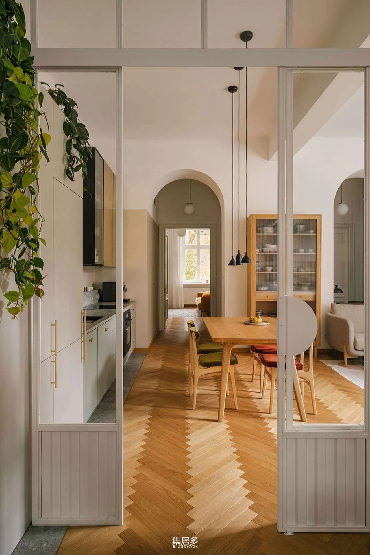 波南克拉科夫的美丽复古公寓设计丨波兰克拉科夫丨米科拉伊·伊万祖克-9