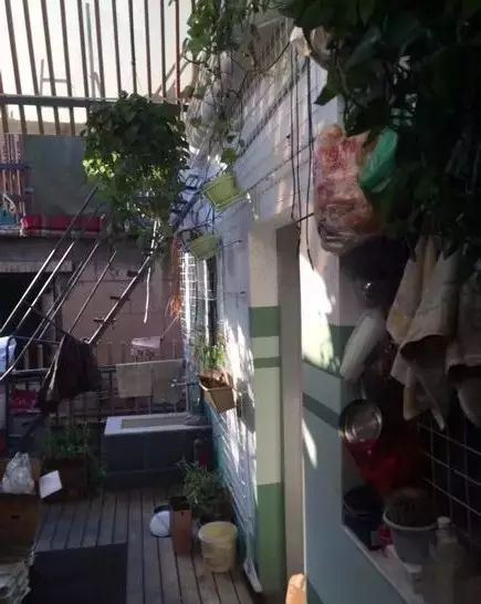 那些曾刷爆朋友圈的“爆改蜗居”,居住一年之后,后续惨状却是…-152