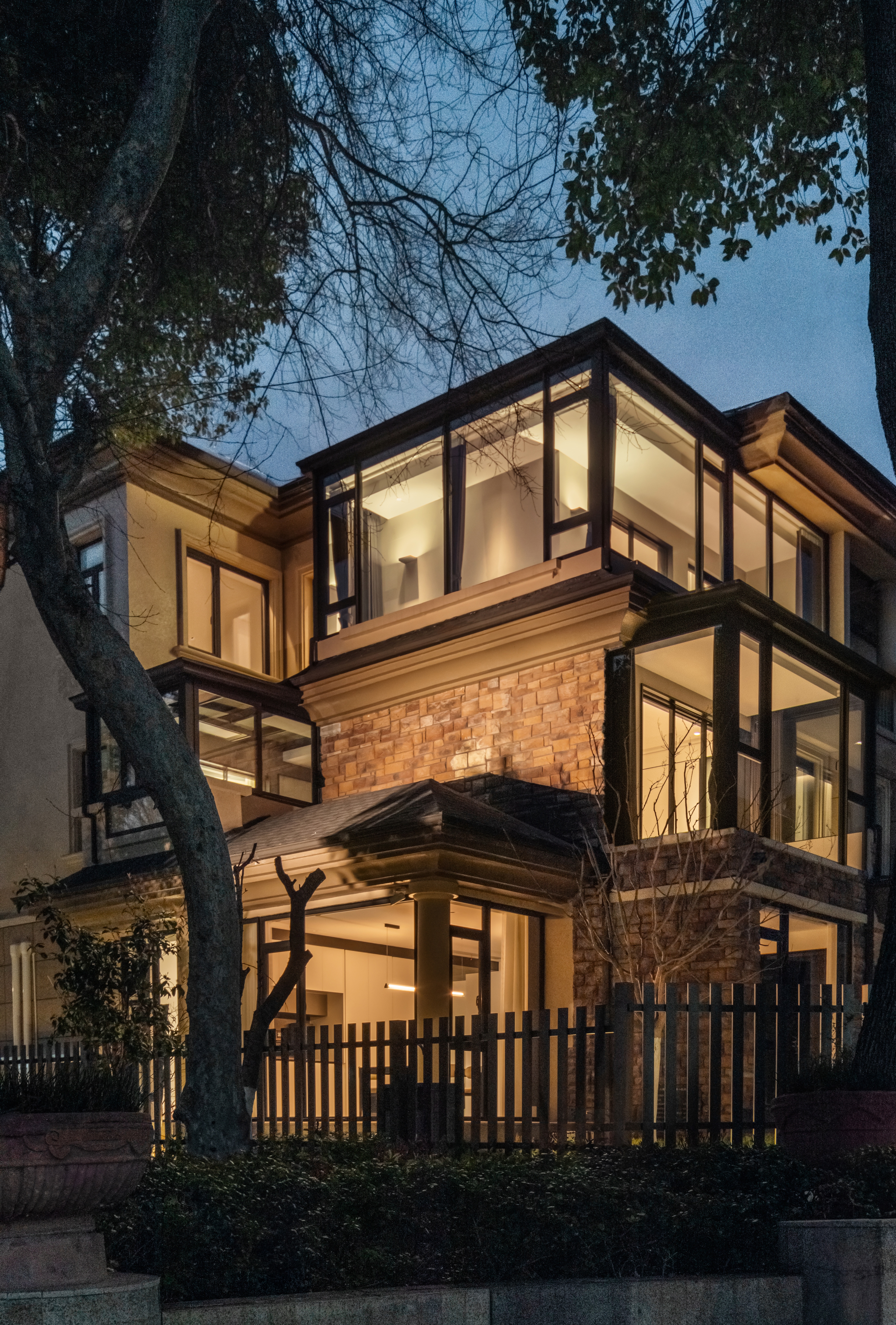 黑白重构,400㎡四层别墅的极简新生丨北岩-5