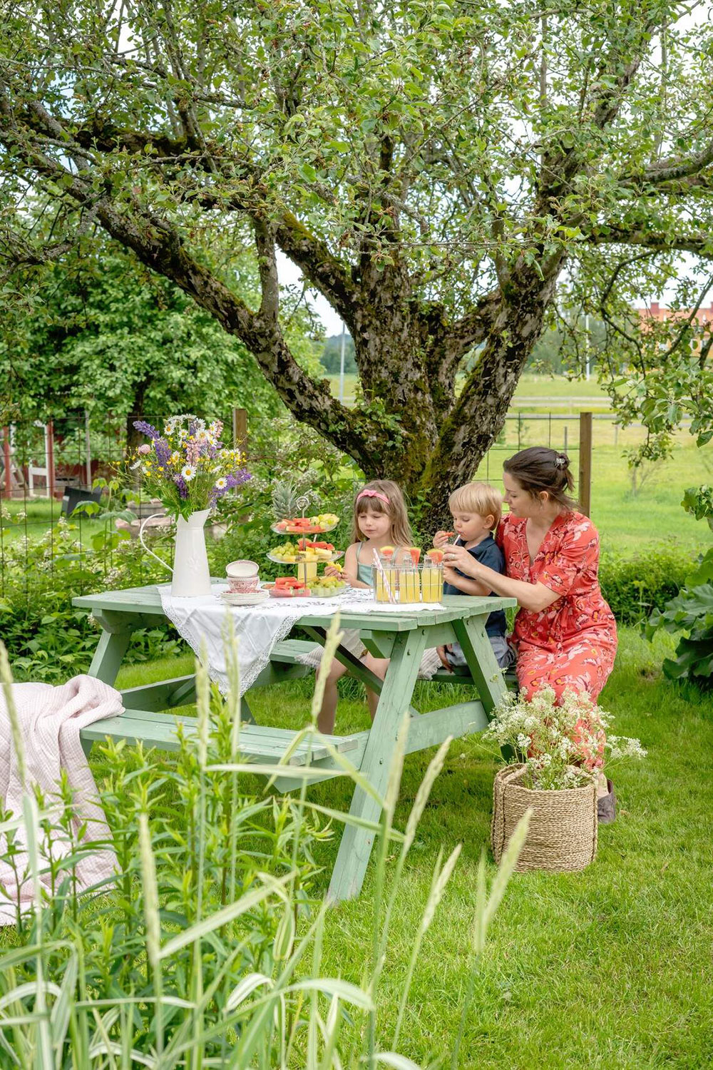 瑞典百年农场小屋的繁花内饰设计-2