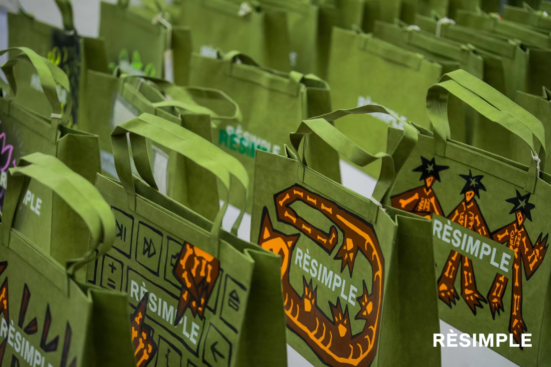 RèSIMPLE 潮牌店铺 SI 形象设计丨中国杭州丨YLD STUDIO-27