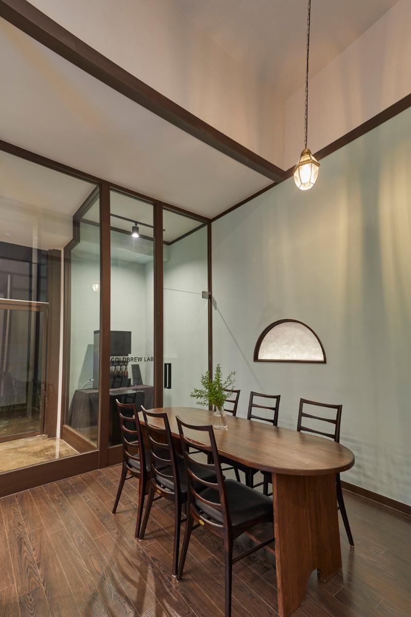 35 坪斯米达咖啡厅，木质装点简约风情-10