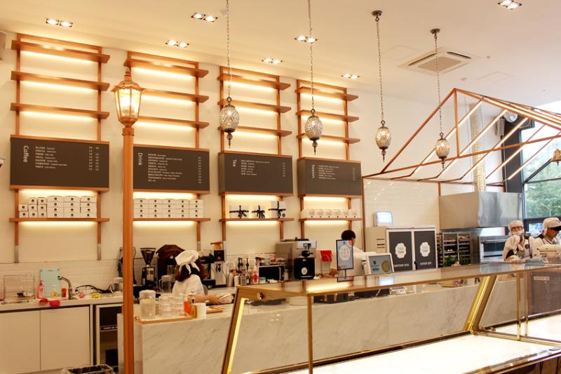 30 平现代甜品店，简约设计的美味空间-6