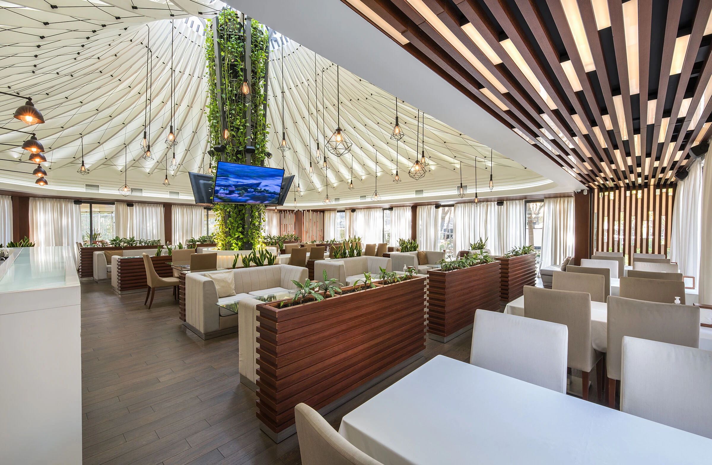 亚美尼亚“旗帜”餐厅丨GDG-19