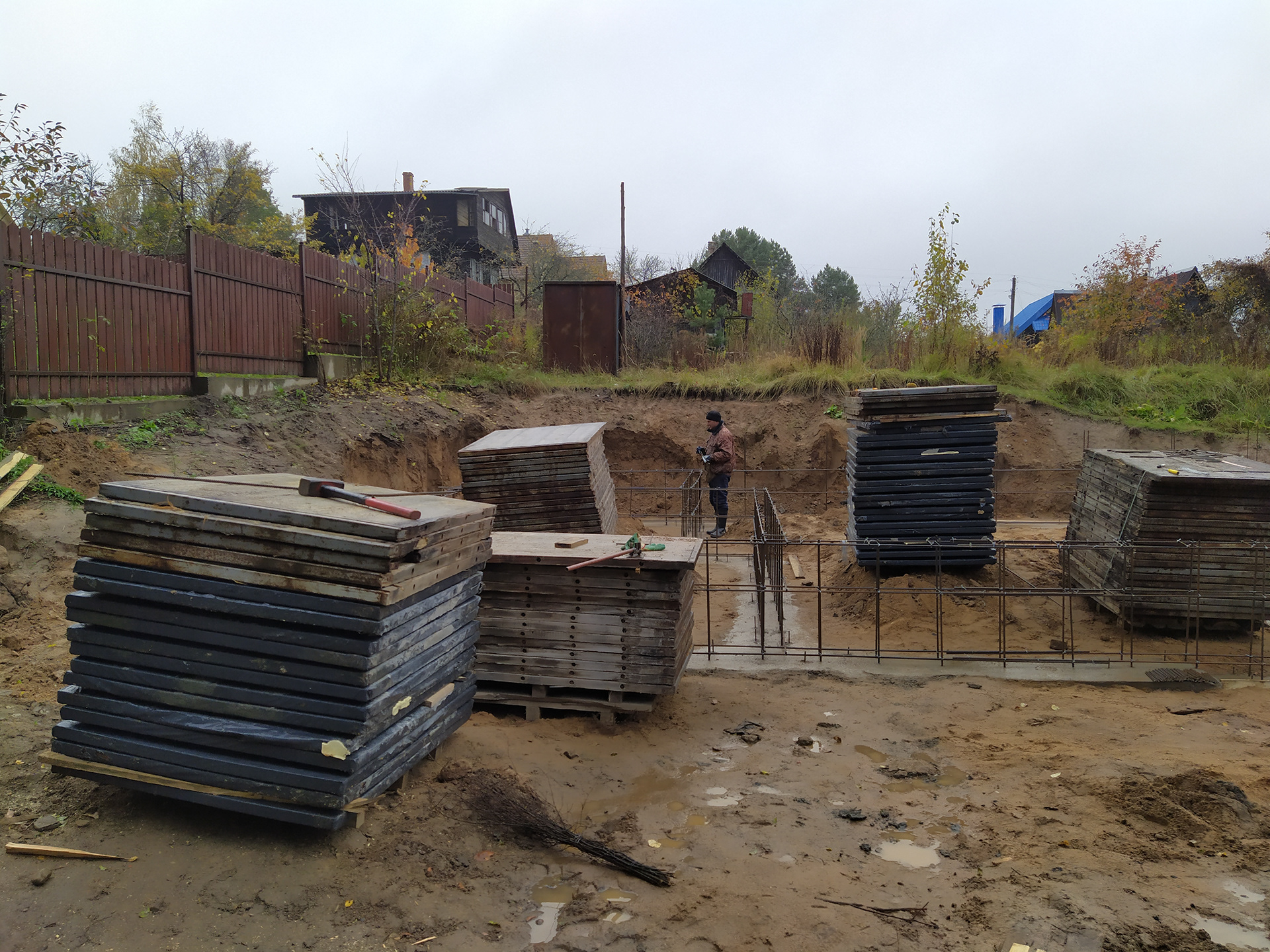 黑色极简风格现代方形住宅-15