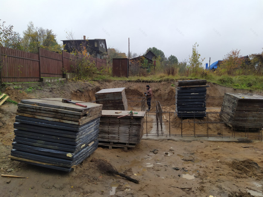 黑色极简风格现代方形住宅-15