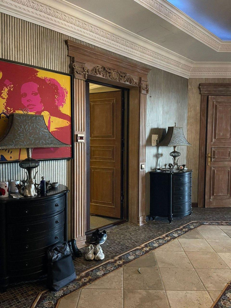 90 年代莫斯科重型经典公寓的惊艳变身-23