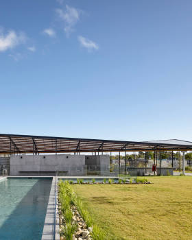 Habitat Recreation Centre / DFJ Architects