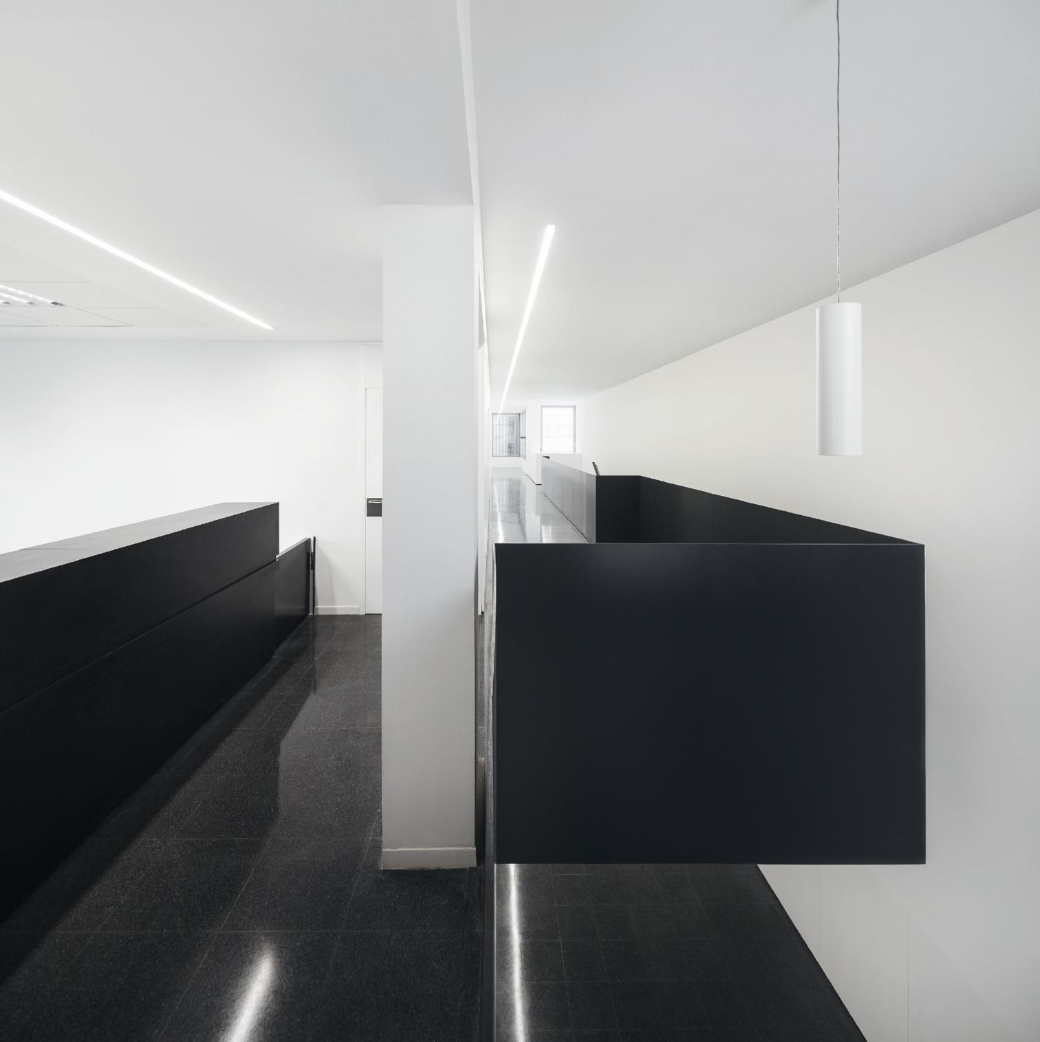 融合历史与功能的巴塞罗那法院设计-18