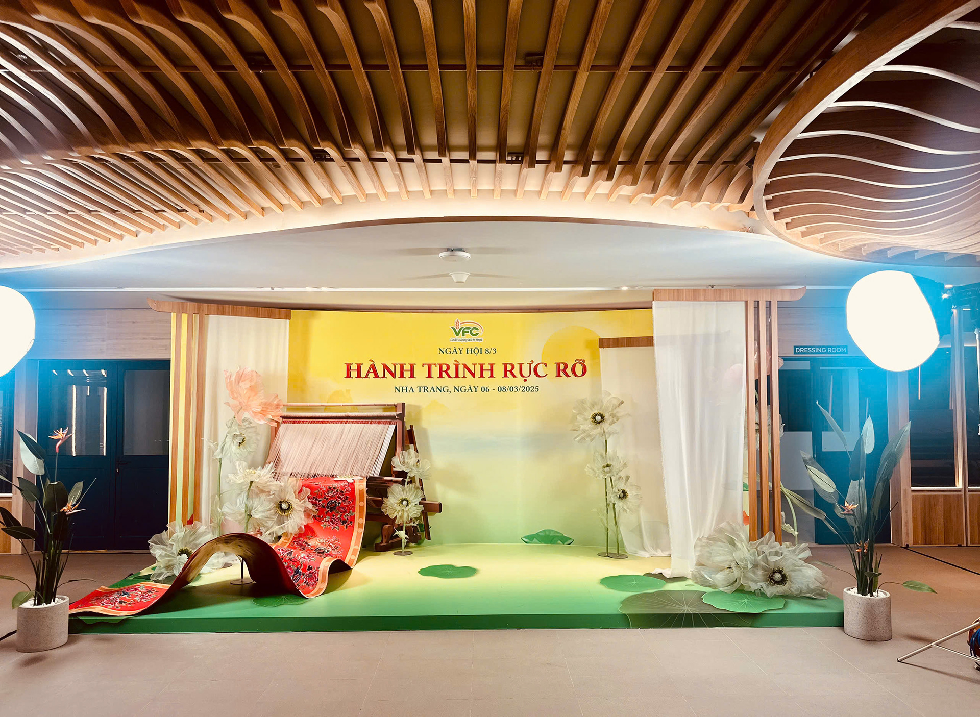 HÀNH TRÌNH RỰC RỠ-22