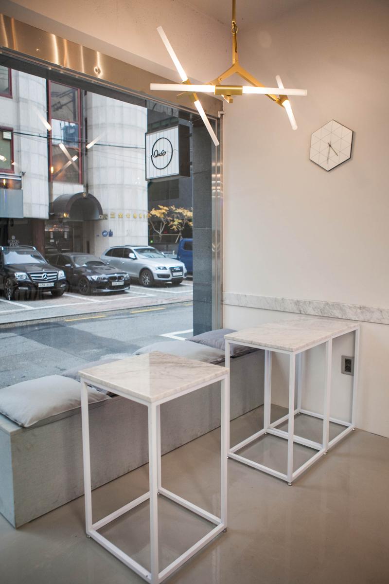 首尔现代简约咖啡厅，8 坪空间打造时尚室内设计-6