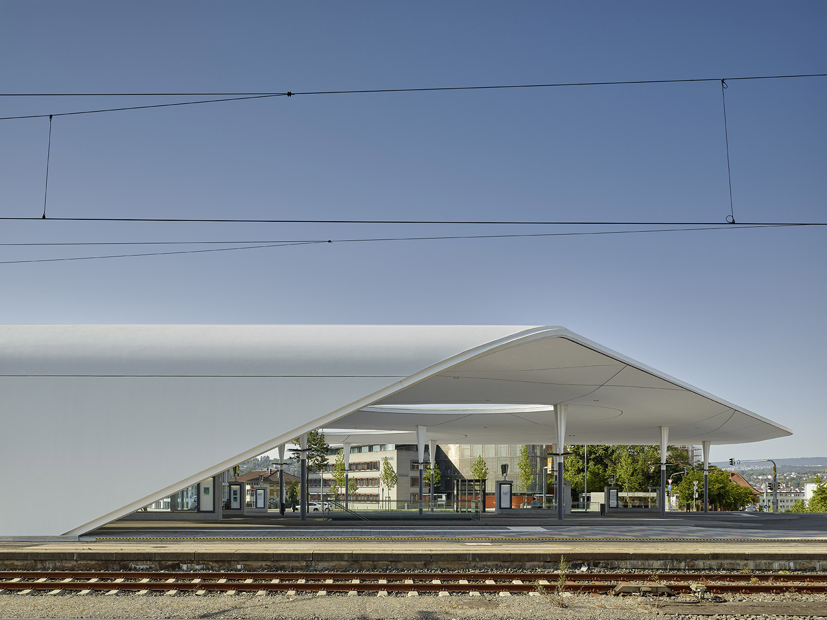 流动的屋顶 & 德国Pforzheim中央公交车站 / METARAUM-42