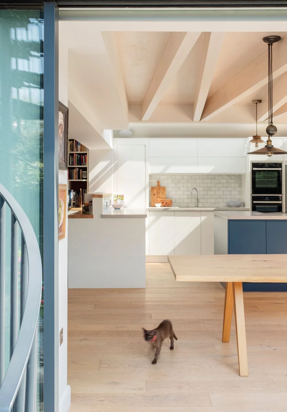 伦敦河畔的船屋改造-17