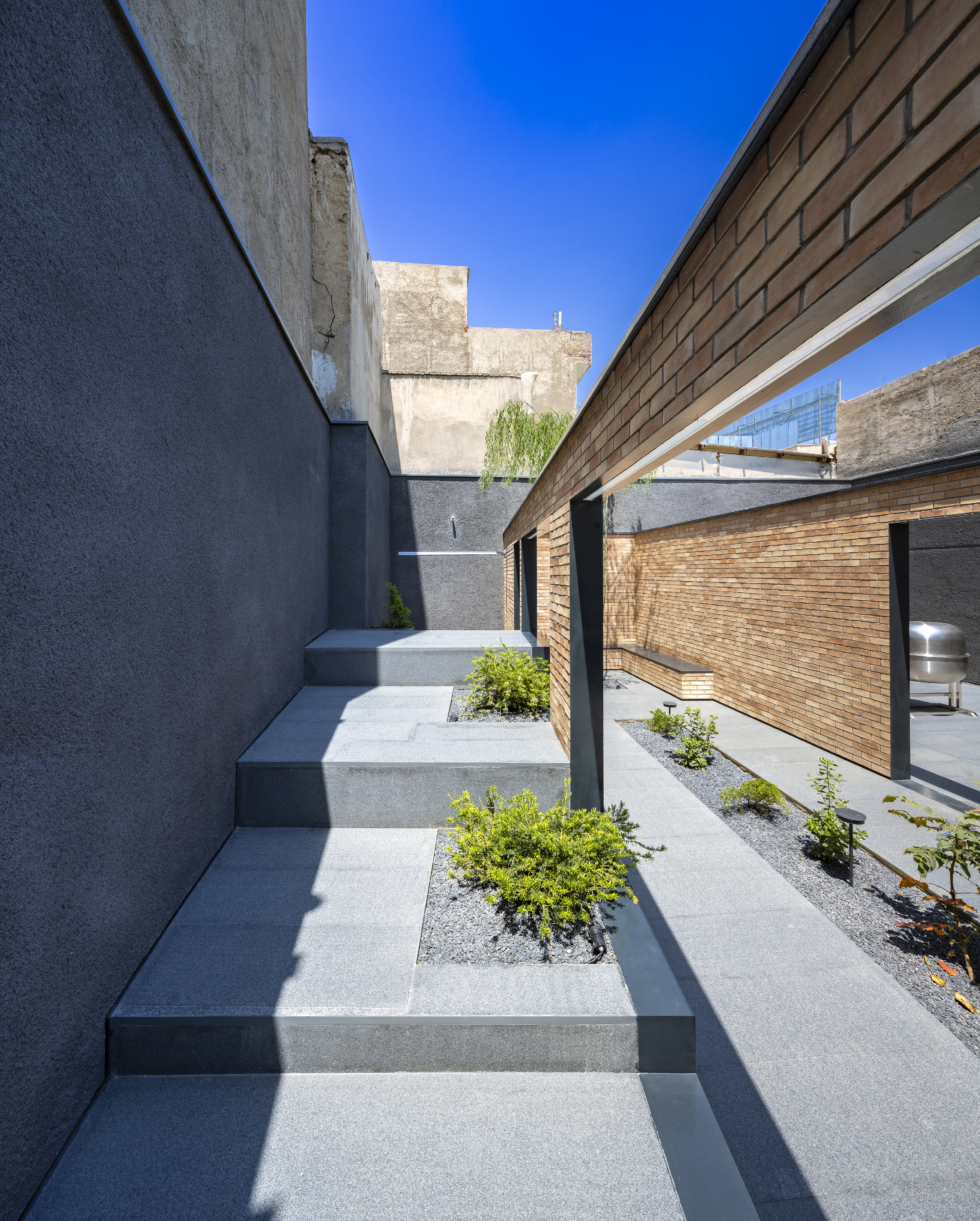 Tehran 老城区的钢铁展示空间-26