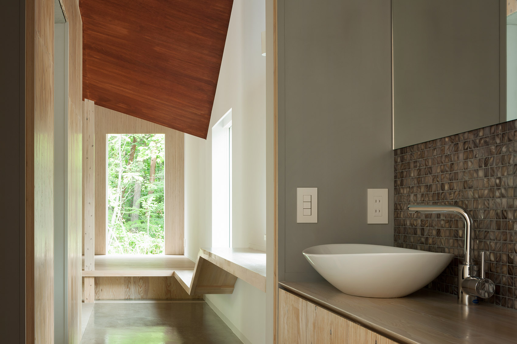 富士山上的折顶屋,日本 / Hiroki Tominaga – Atelier-40