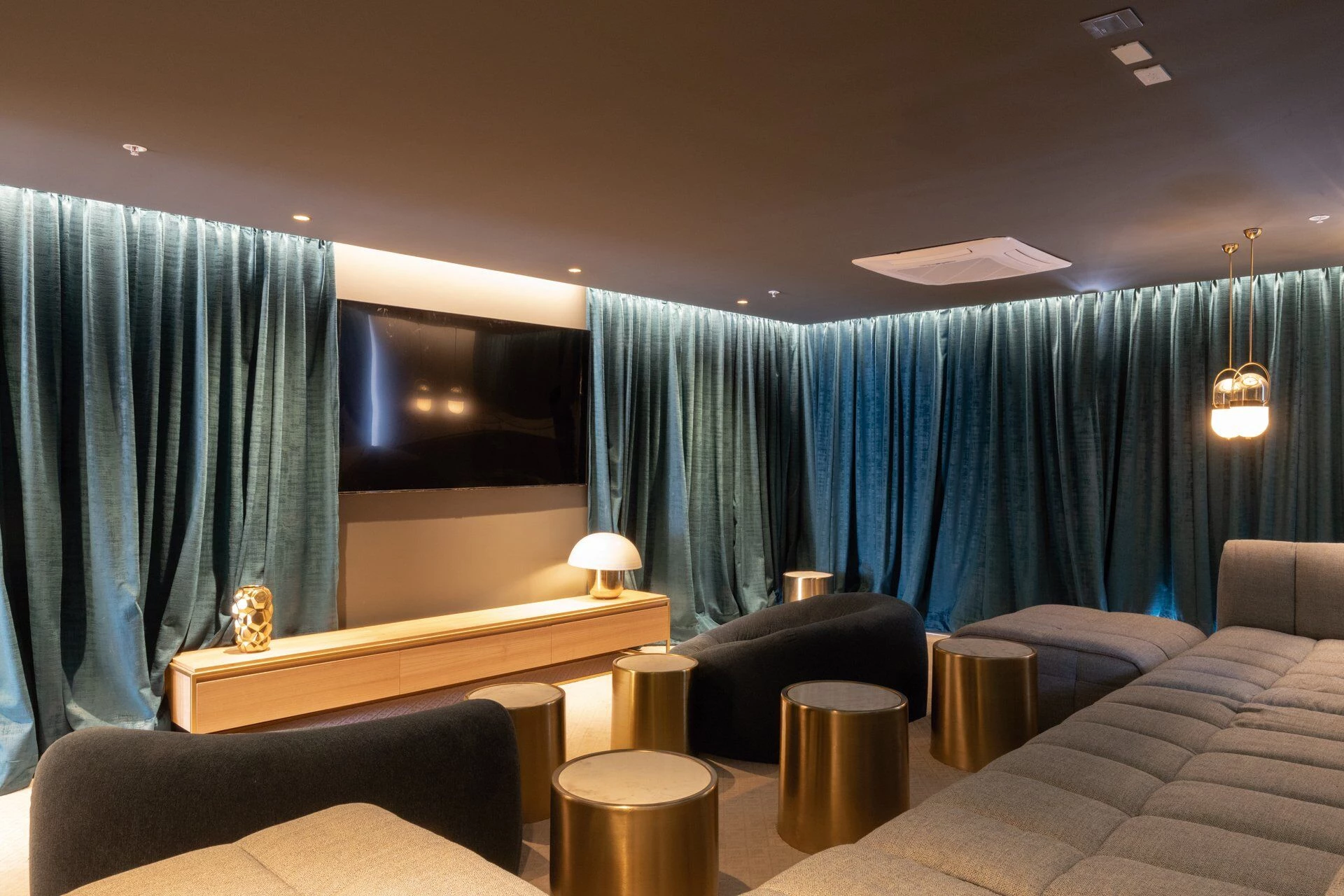 厄瓜多尔 Unique 建筑 · 融入公园的城市雕塑-16