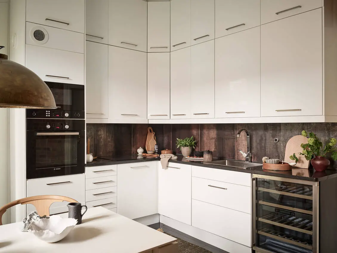 瑞典百年建筑中的经典斯堪的纳维亚风格公寓-8