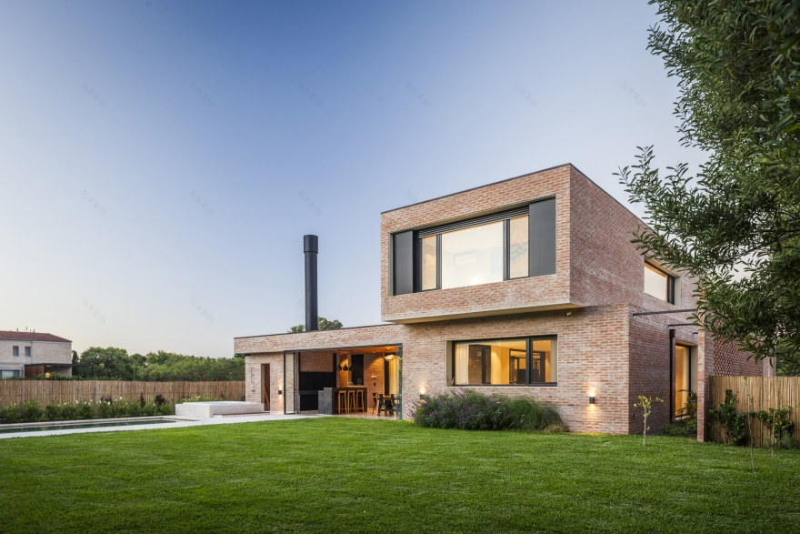 砖房丨阿根廷丨Lattes Salinas Arquitectos-7