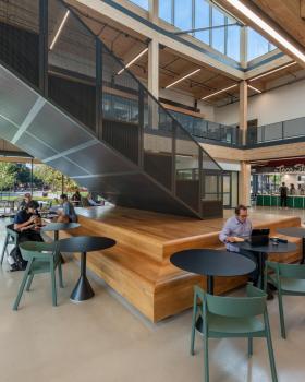休斯顿大学零售,辅助与餐饮（RAD）中心丨美国丨Perkins+Will