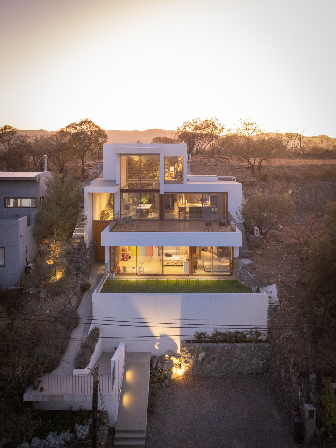 岩石中的住宅丨西班牙丨Arq. Christian Schlatter-7