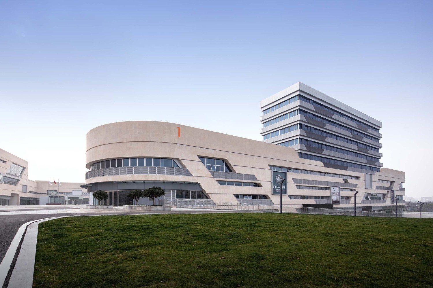 南京天益国际汽车城-15