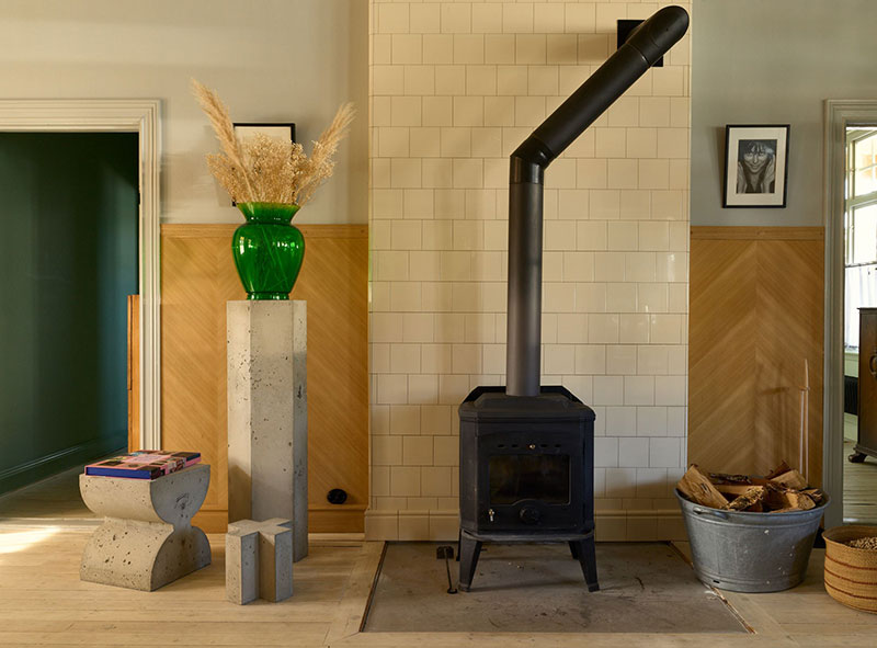 瑞典小镇的复古火车住宅设计-7