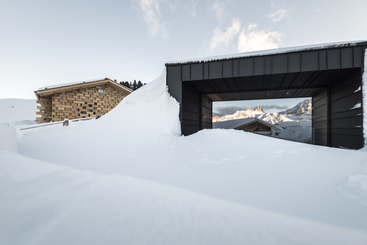 高山之上的酒店设计-23