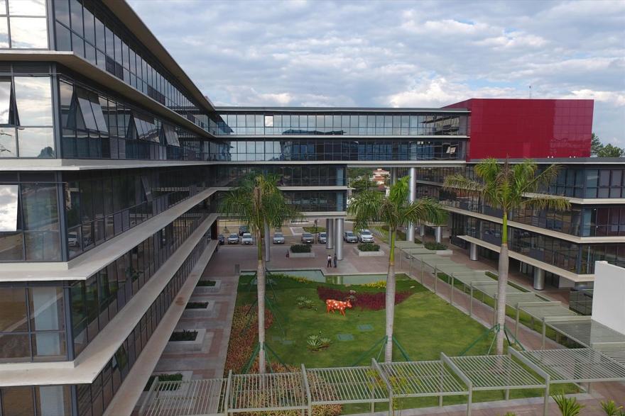 巴西乔治娜商业公园 | 绿色环保的混合使用建筑群-2