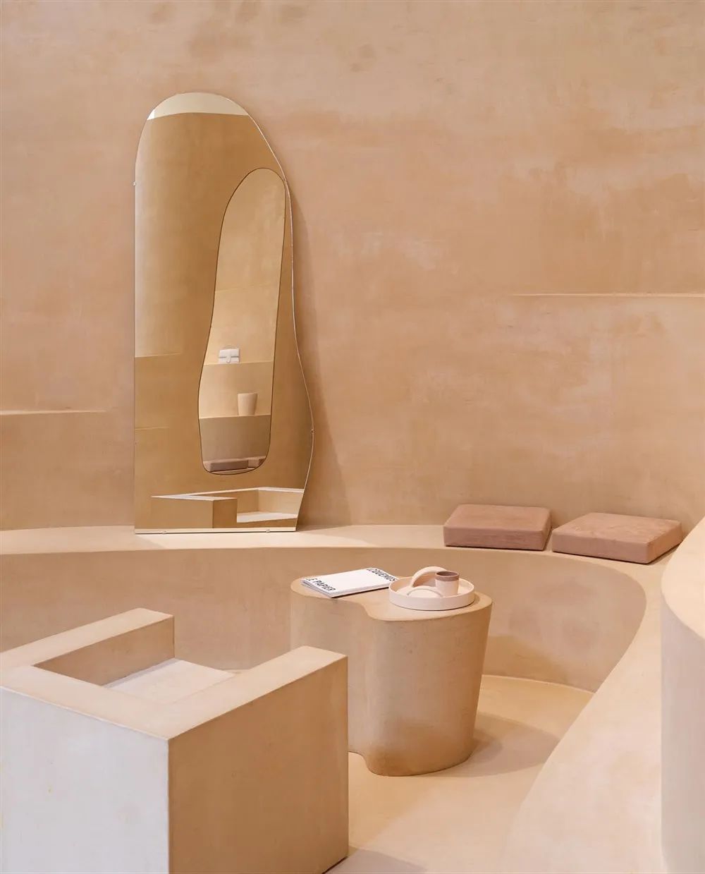 Jacquemus 全球首家店中店丨英国伦敦丨AMO-10