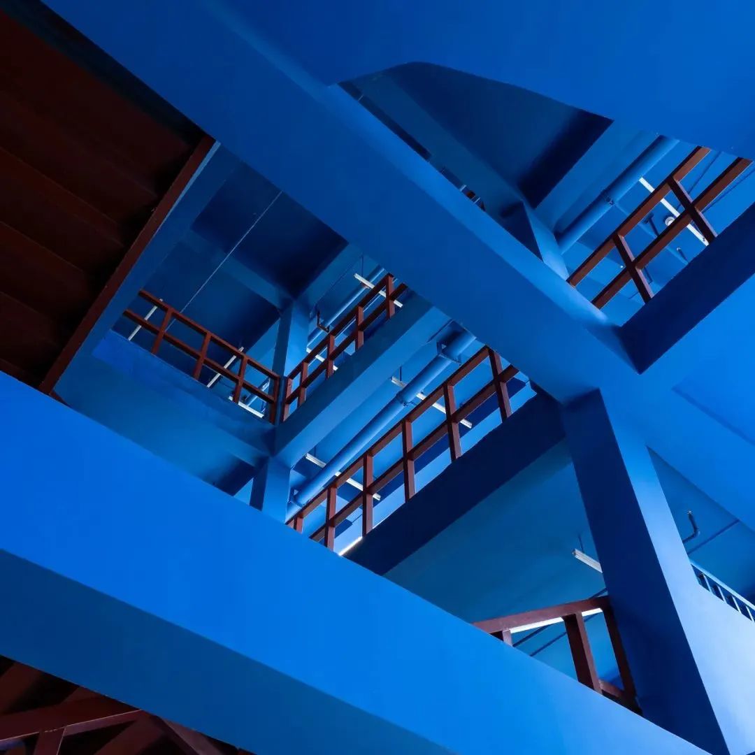 蓝白艺术院校丨中国深圳丨万社设计-2