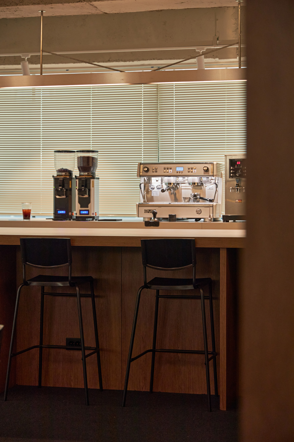 木质感卧室设计，打造温馨舒适空间-16