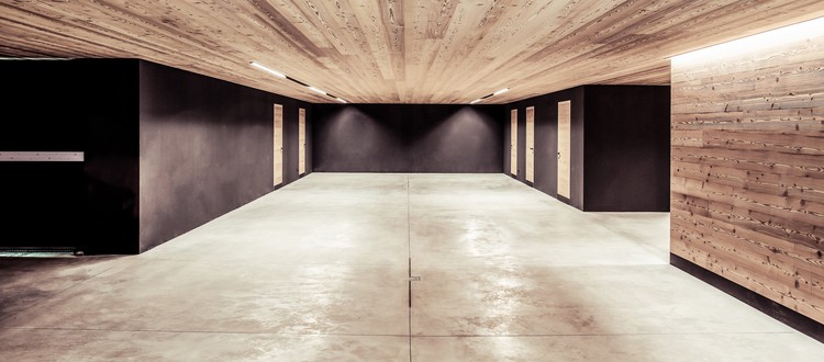 意大利白云石山间的自然气候屋-9