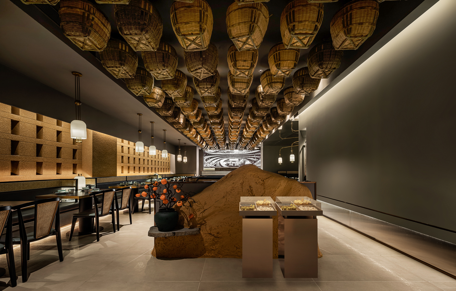 客味 2021 · 丰收客宴,现代版客家围屋餐厅设计丨艺鼎设计-12