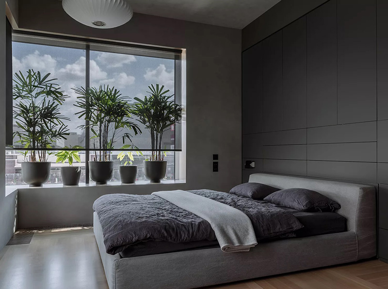设计师打造 70㎡暗色调极简公寓，木质元素增添暖意-15