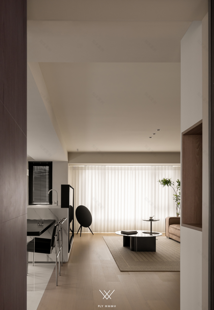 独居者的自由空间 · 开放式客厅与餐厨区的创新设计-5