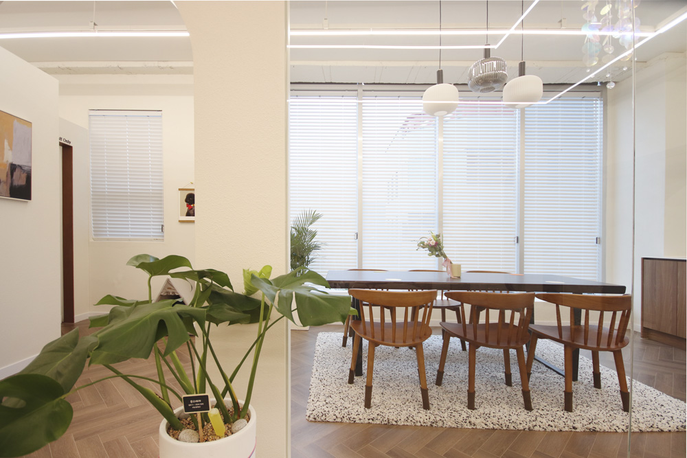 温馨韩式美容院，展现白色与木质的魅力-19