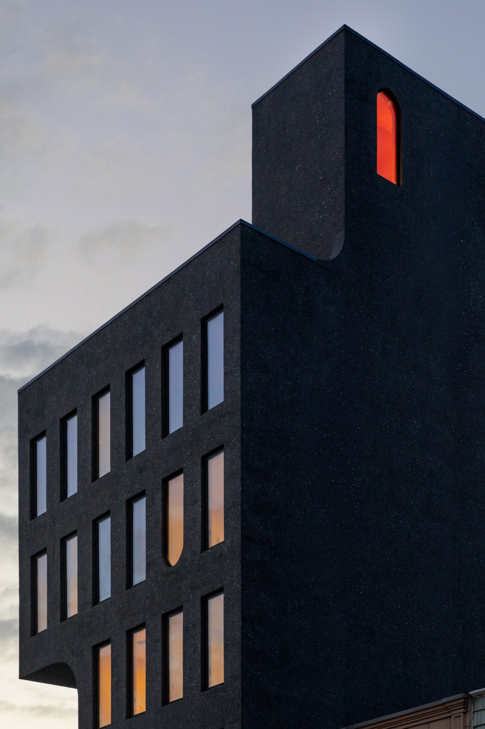 大都会545号（需结合具体语境，若Metropolitan有更合适的特定指代，需相应调整，这里按常见地址表述翻译） 丨Commoncraft-19