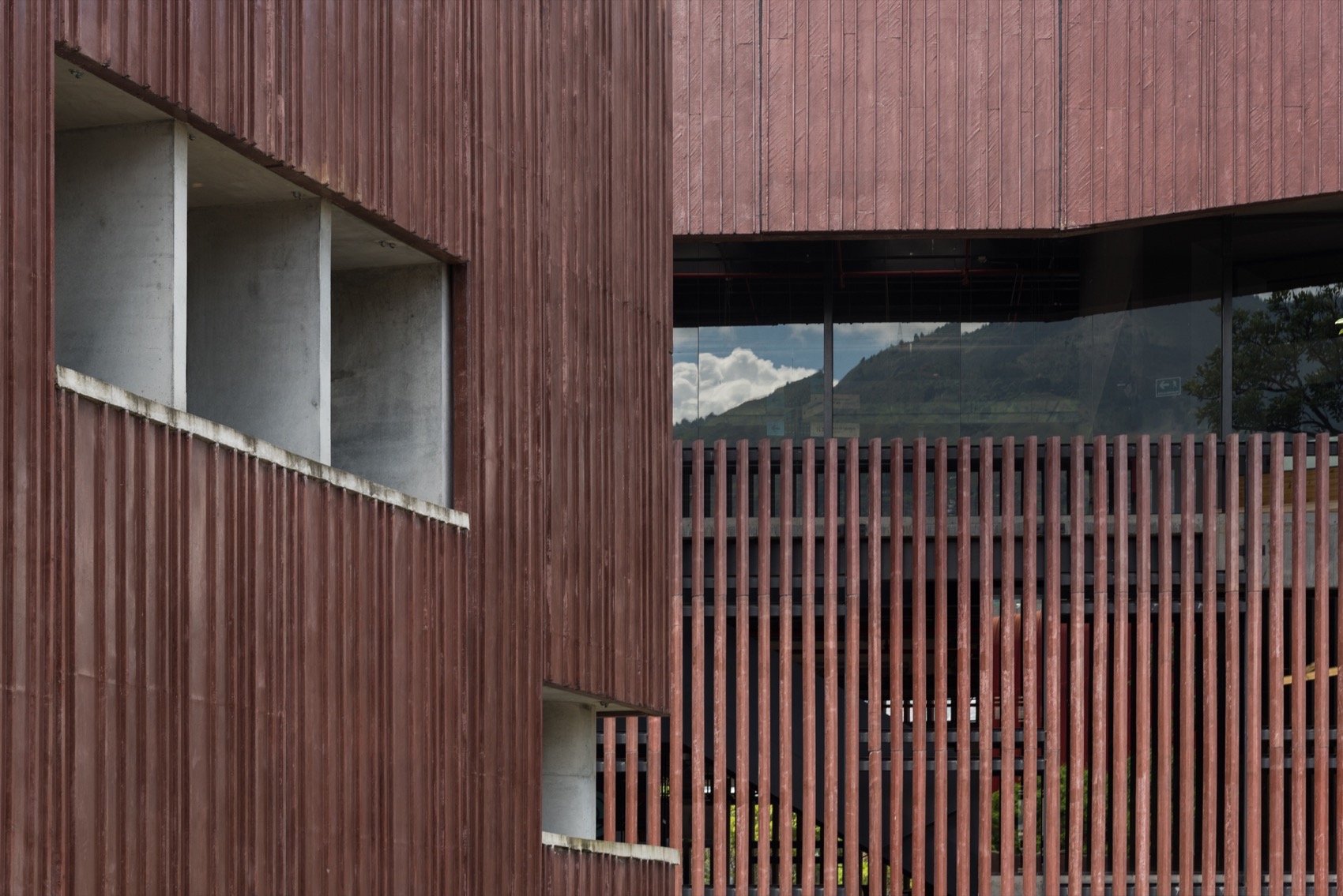 MOVA 教师创新中心丨哥伦比亚丨opus-64