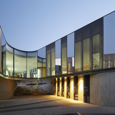 Australian Plant Bank by BVN Donovan Hill for preservation of seeds-0