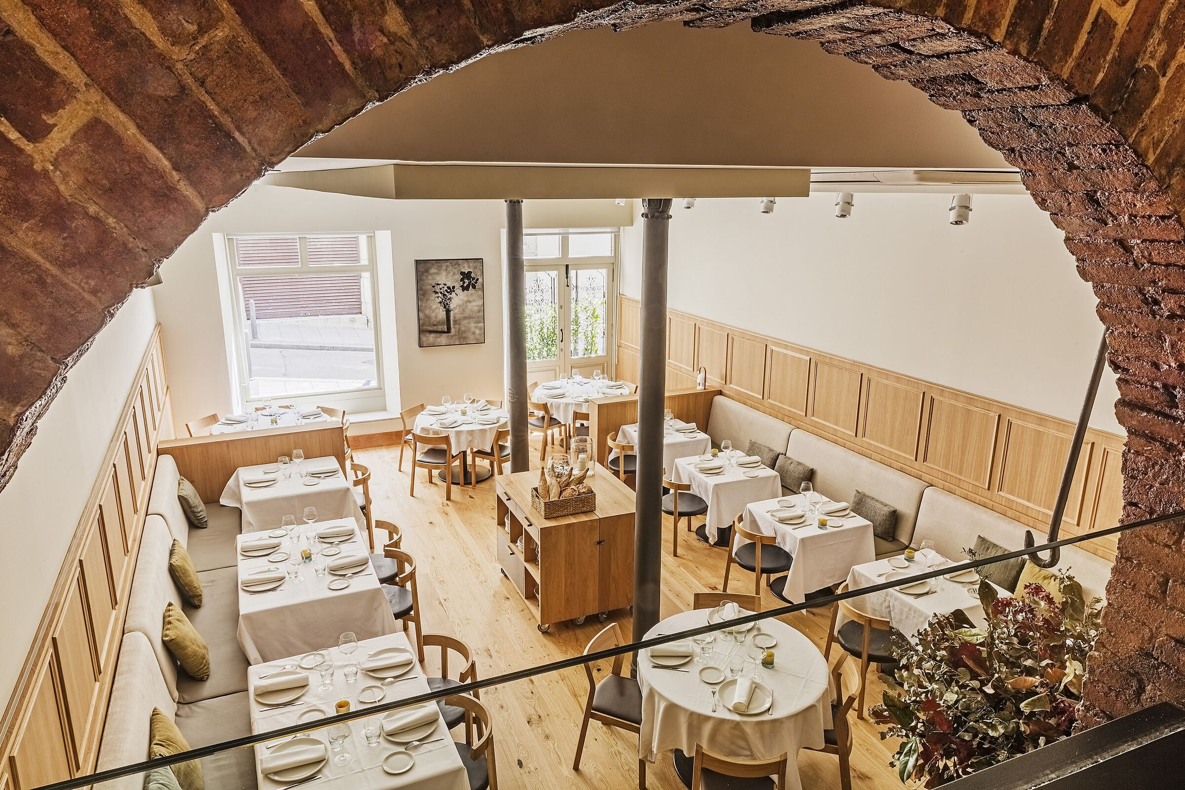 重塑历史印记，打造优雅餐饮空间-28