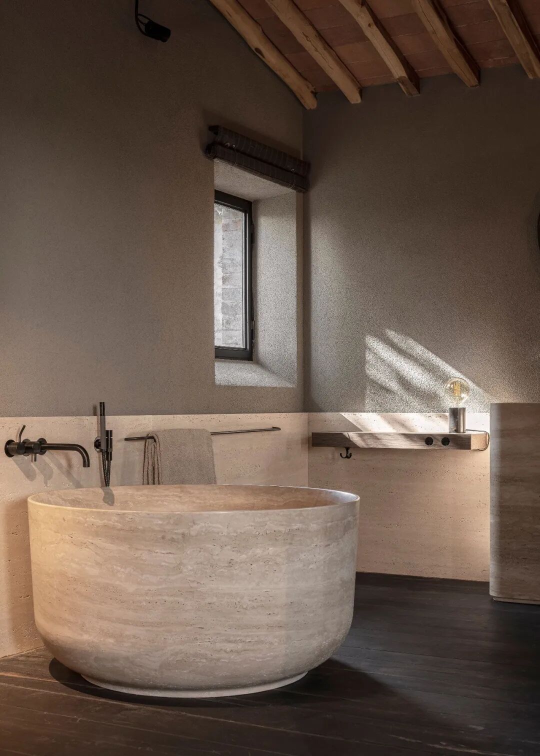 卡萨拉斯玛格丽塔斯公寓(Casa常见指房子、公寓等,由于缺乏更多背景信息,一般以公寓来常见处理,但根据具体场景这里也可能表示其他场所;Las Margaritas音译过来是拉斯玛格丽塔斯 ,它可能是具体的人名、地名等,可根据实际情况进一步确认指代对象及更合适的译法,如果是酒店、度假村等也可纠正信息重新让我翻译 )丨哥伦比亚丨Trópico Arquitectura-85